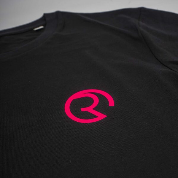 RDAM® | Iconic Neon Pink op Zwart | T-Shirt